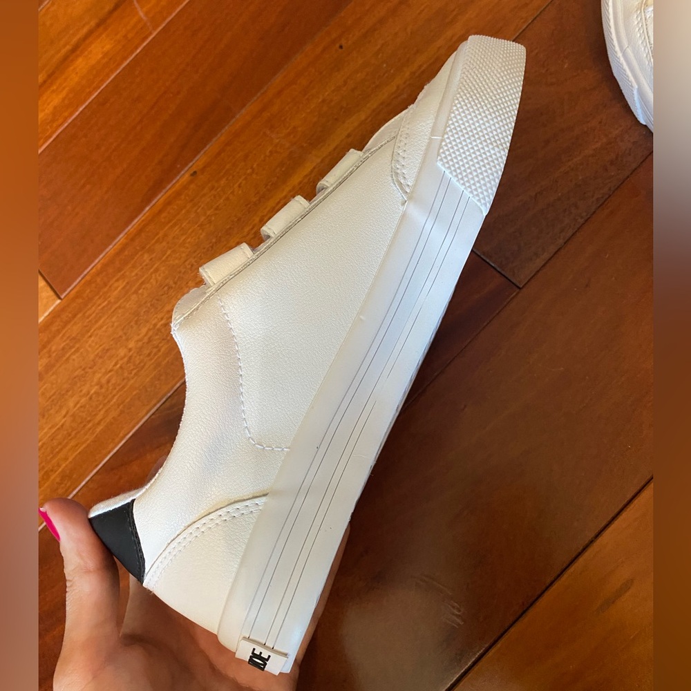 Rachel Zoe white sneakers!